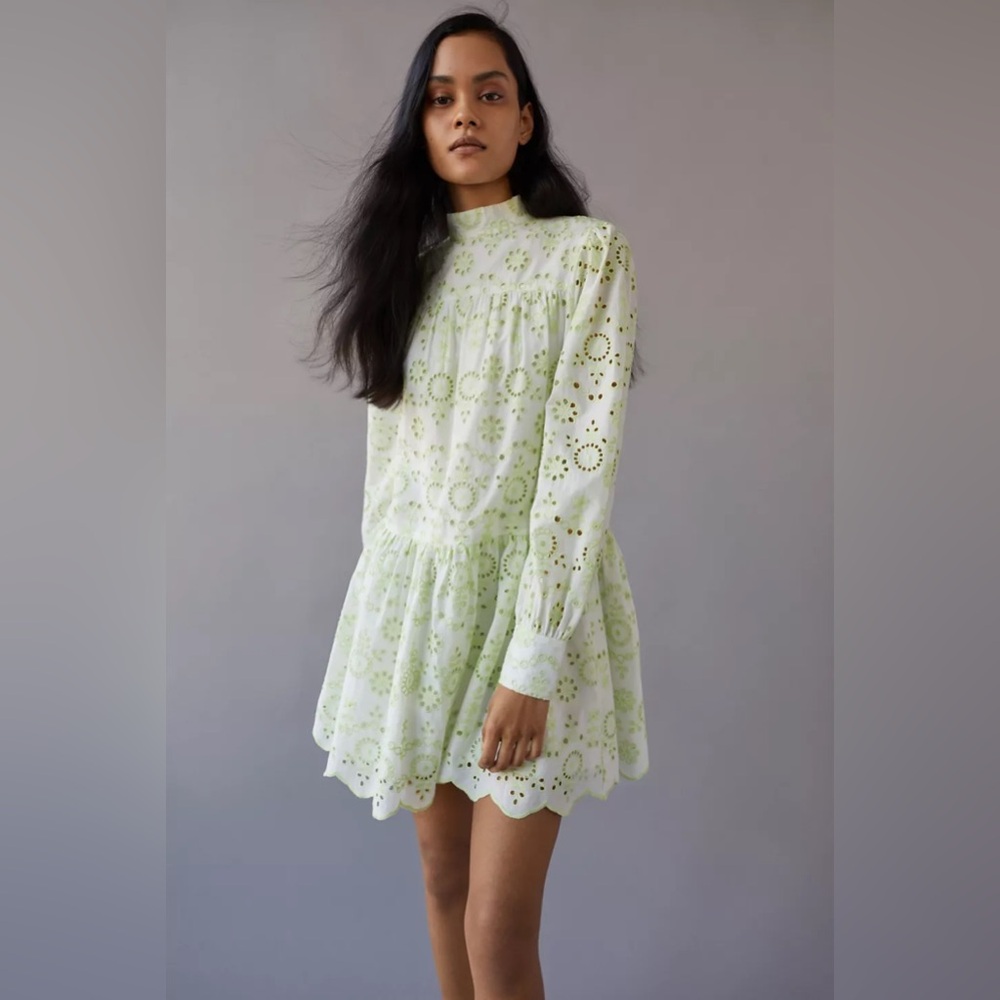 Chic White Lace Long Sleeve Dress